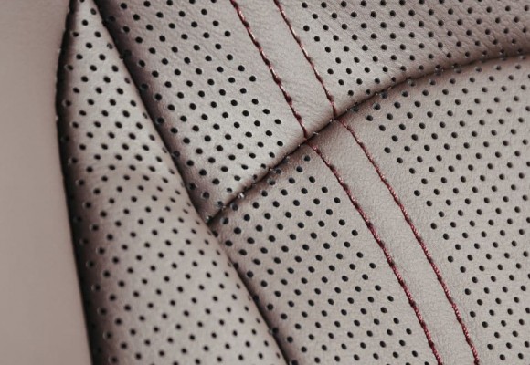 Jak powstaje skóra samochodowa – proces garbowania krok po kroku