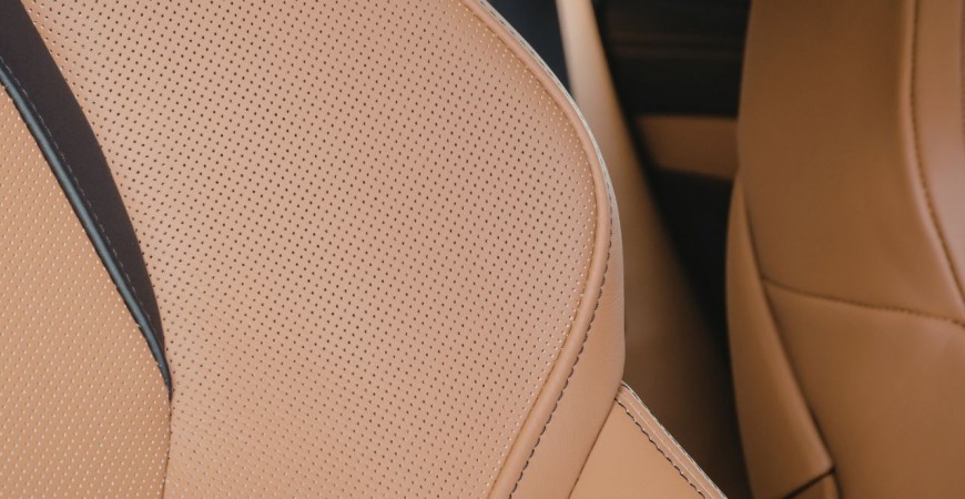 Jak powstaje skóra samochodowa – proces garbowania krok po kroku